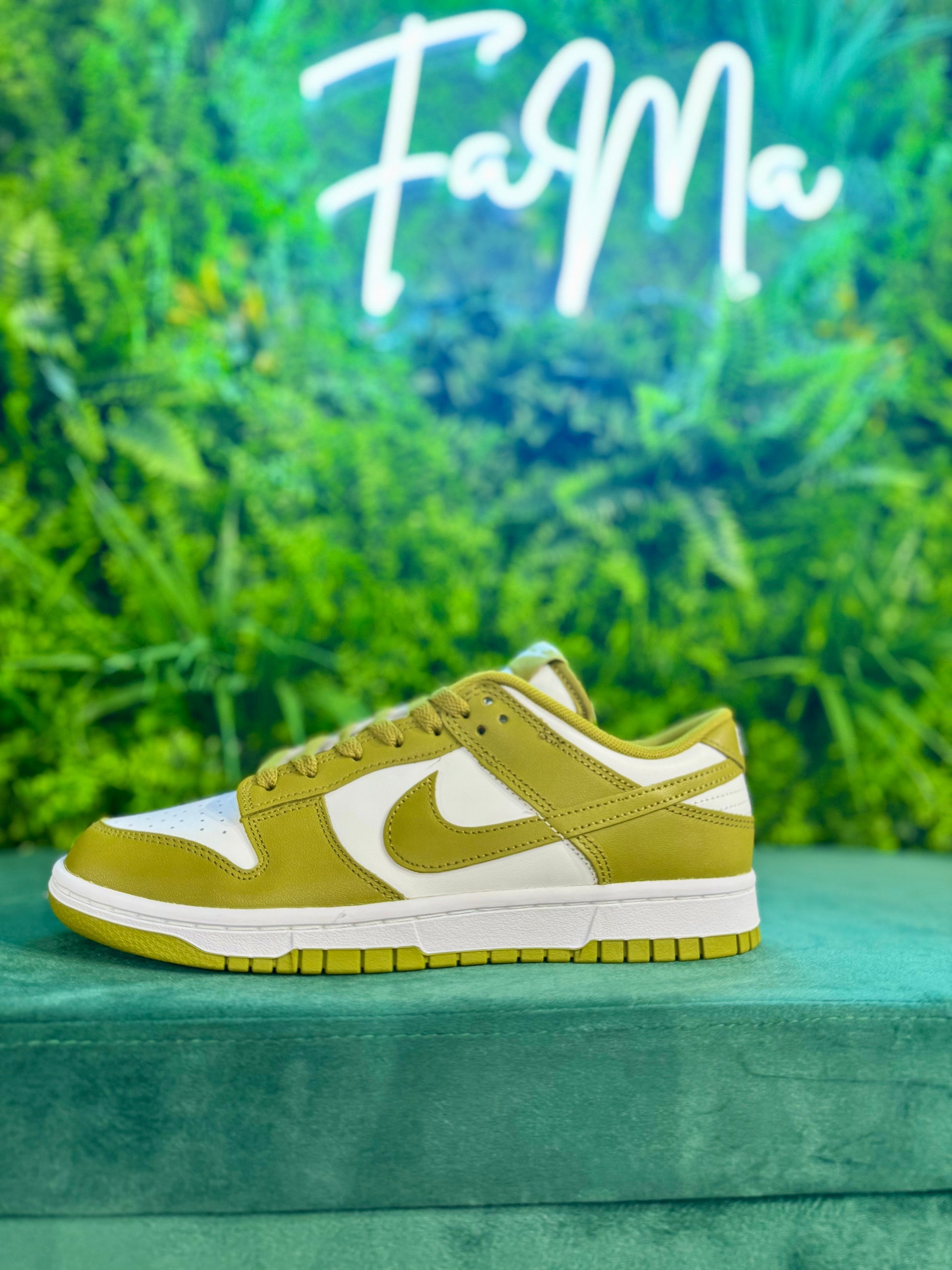 NIKE DUNK LOW OLIVE