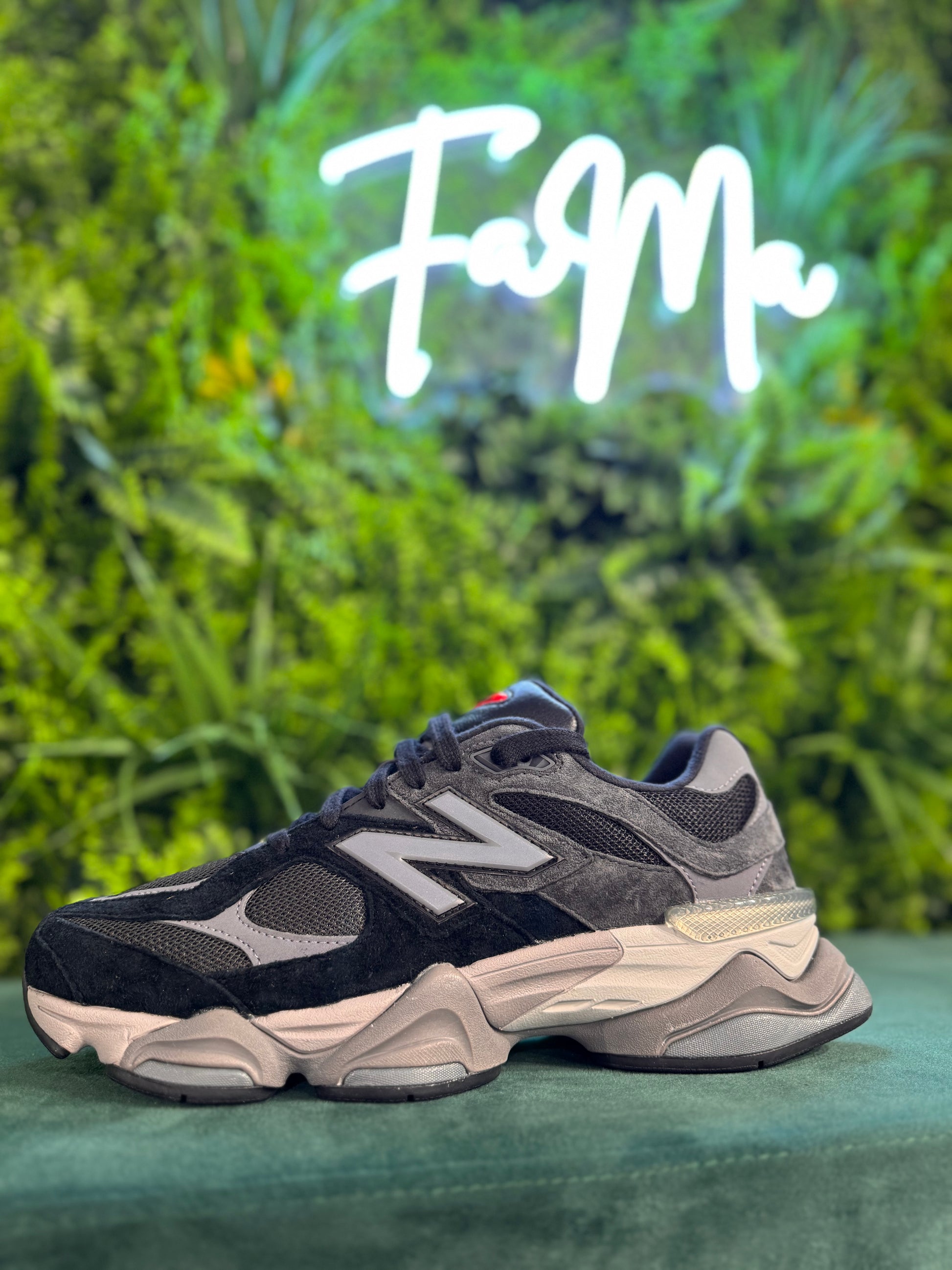 NEW BALANCE 9060 BLACK