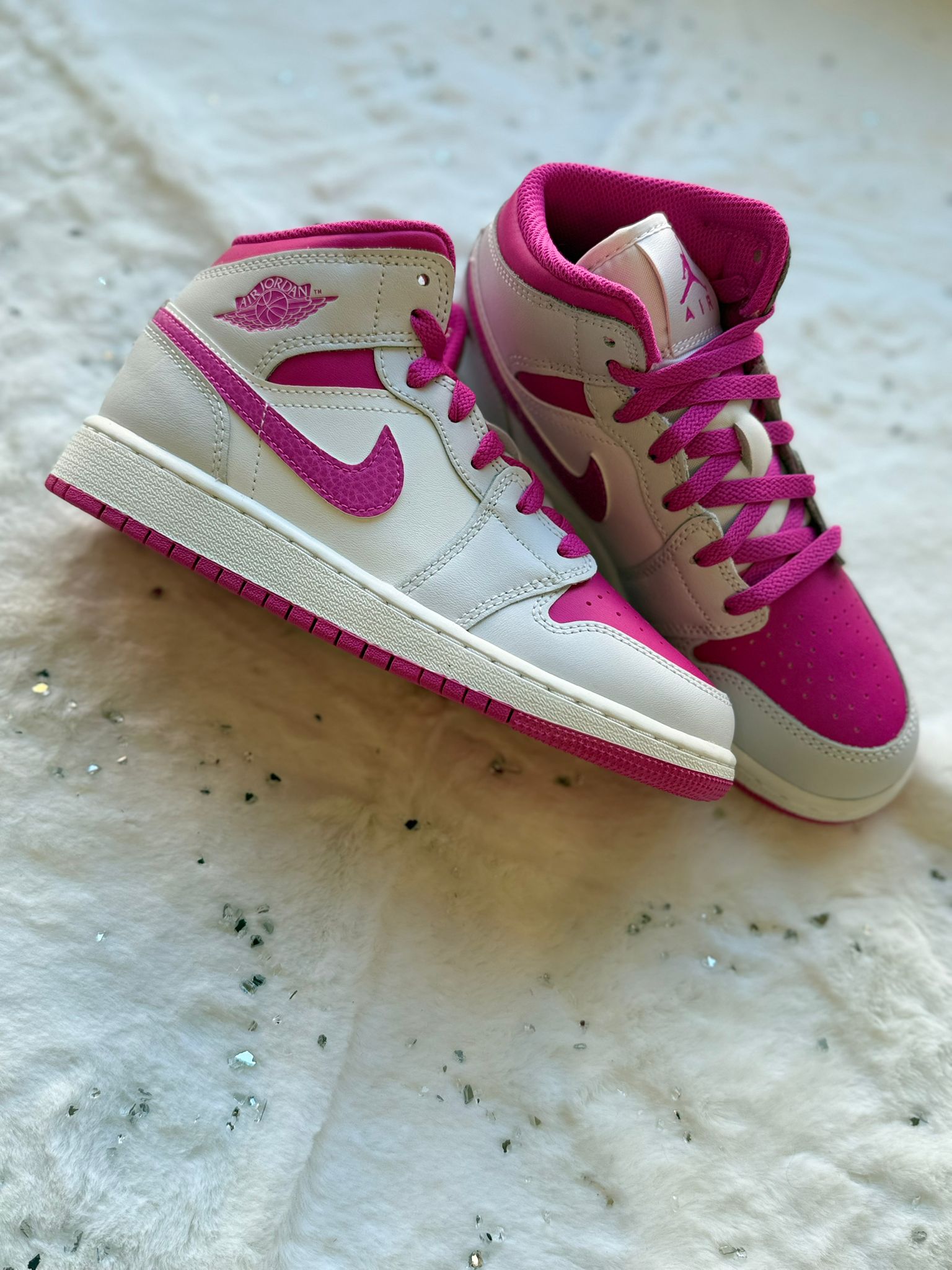 AIR JORDAN 1 MID